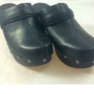 Suz zato leather clogs